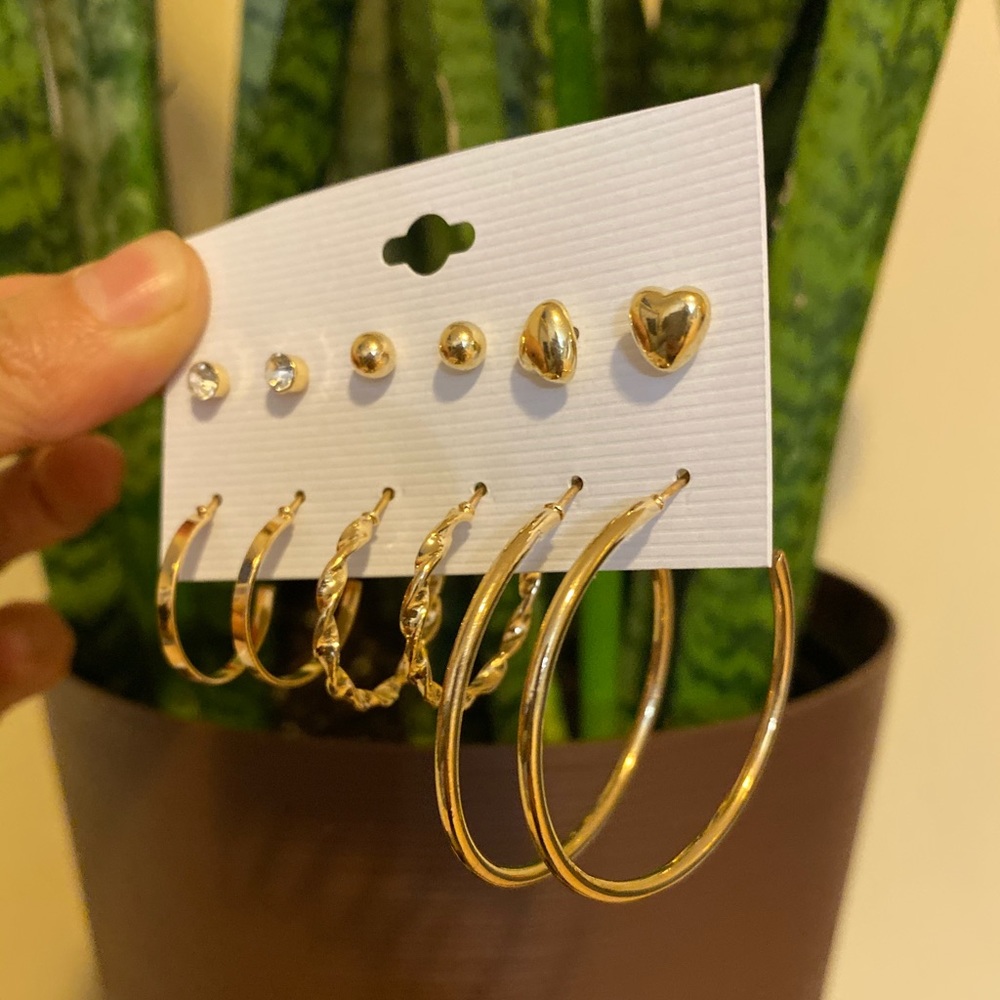 Earring bundle - Picture 2 of 4